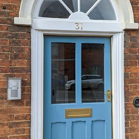 31 High Street - Modern & Stylish 2-Bed Apartment - Inc Parking Husbands Bosworth المظهر الخارجي الصورة