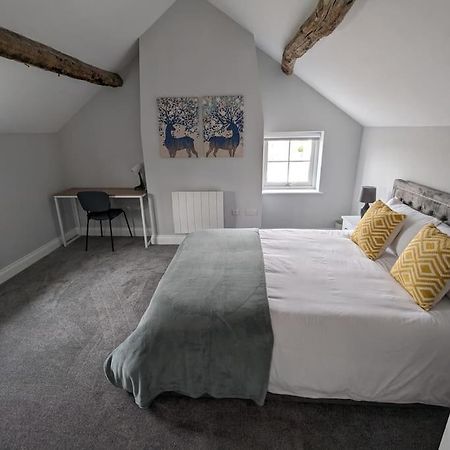 31 High Street - Modern & Stylish 2-Bed Apartment - Inc Parking Husbands Bosworth المظهر الخارجي الصورة