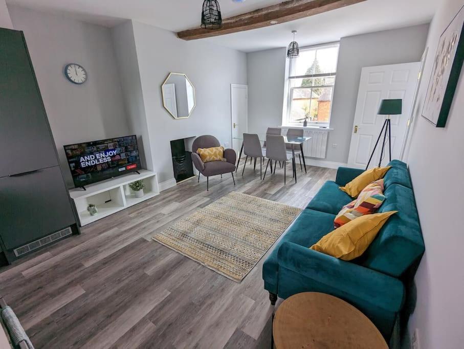 31 High Street - Modern & Stylish 2-Bed Apartment - Inc Parking Husbands Bosworth المظهر الخارجي الصورة