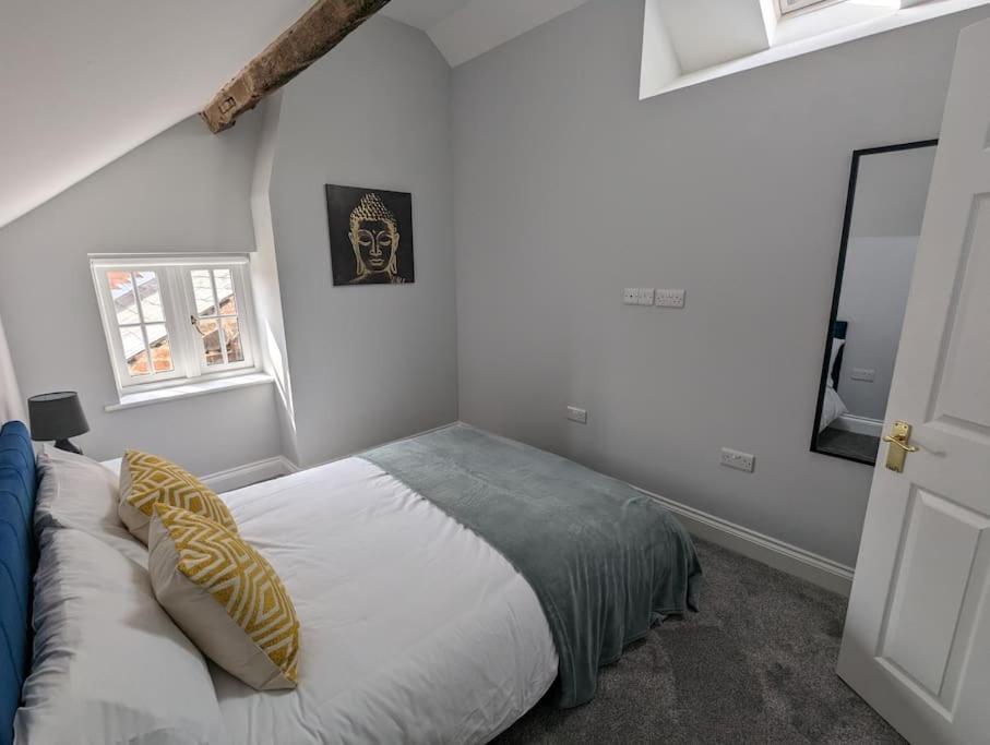 31 High Street - Modern & Stylish 2-Bed Apartment - Inc Parking Husbands Bosworth المظهر الخارجي الصورة