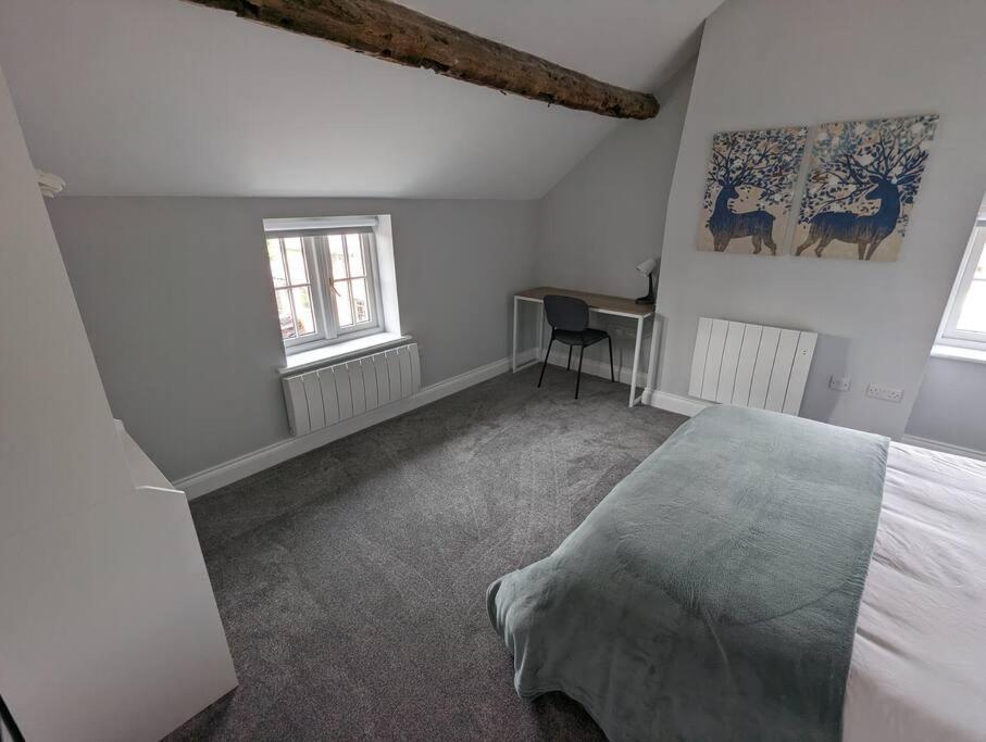 31 High Street - Modern & Stylish 2-Bed Apartment - Inc Parking Husbands Bosworth المظهر الخارجي الصورة