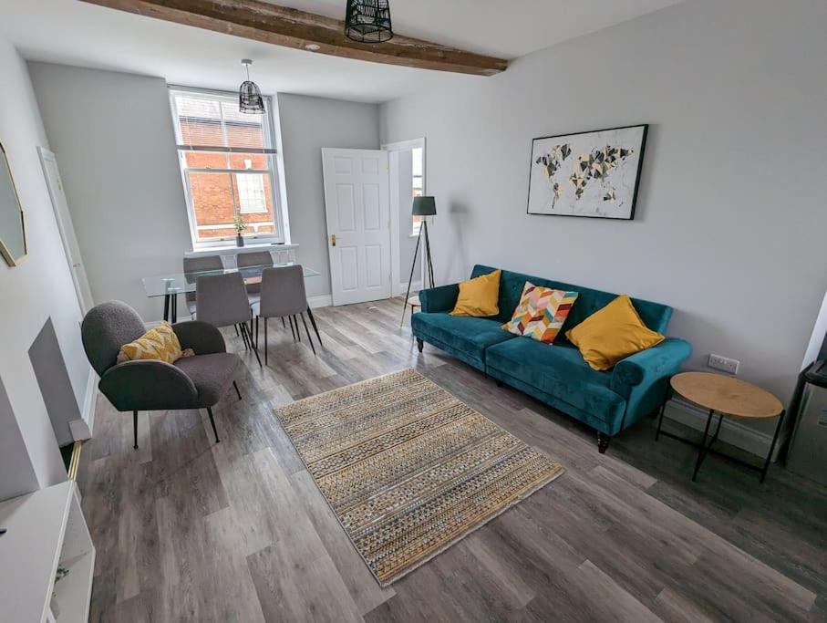 31 High Street - Modern & Stylish 2-Bed Apartment - Inc Parking Husbands Bosworth المظهر الخارجي الصورة